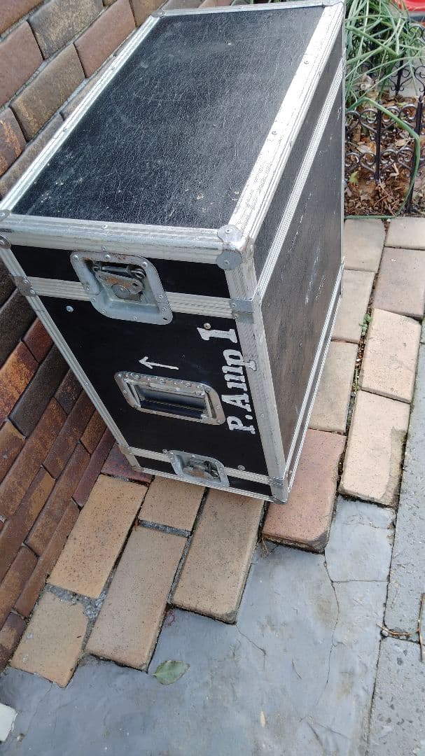 業務用パワーアンプPD2500x2台入り　 キャスター付きラックケース