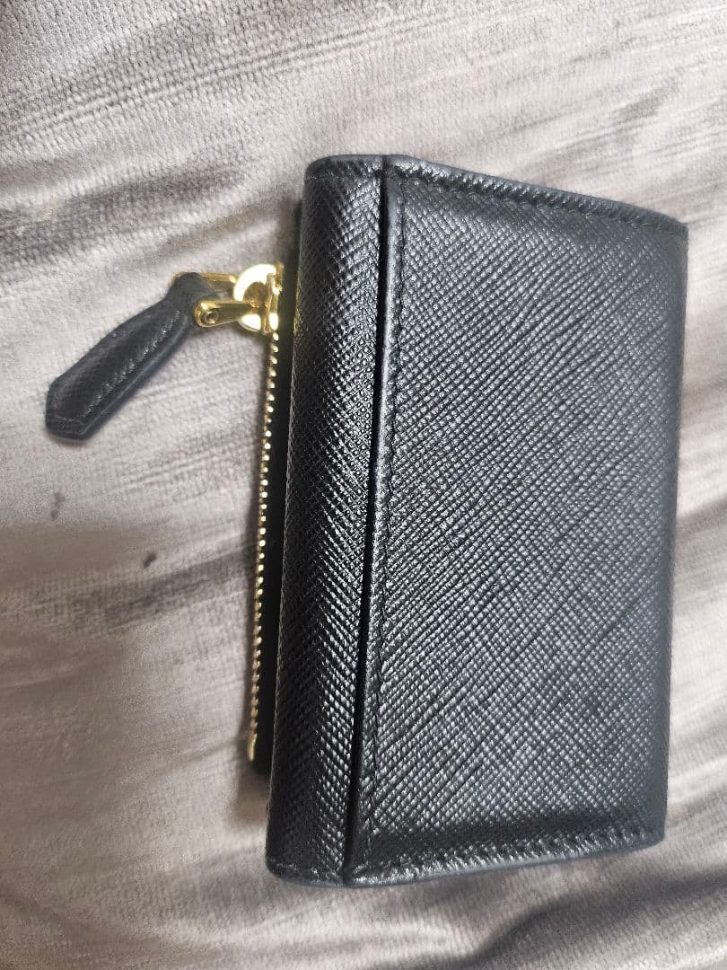 PRADA サフィアーノ トライアングル カードケース