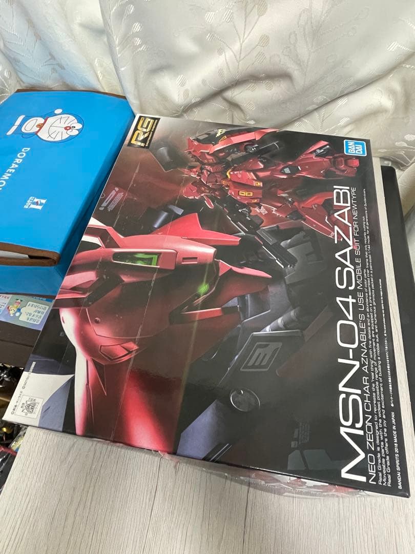 RG サザビー　RG Hi-ν ガンダム