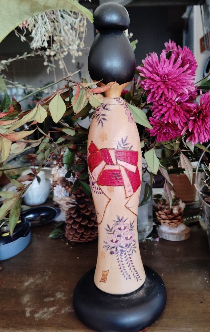 沖　いづみ　一品作　こけし人形　着物姿の若い女性　創作こけし