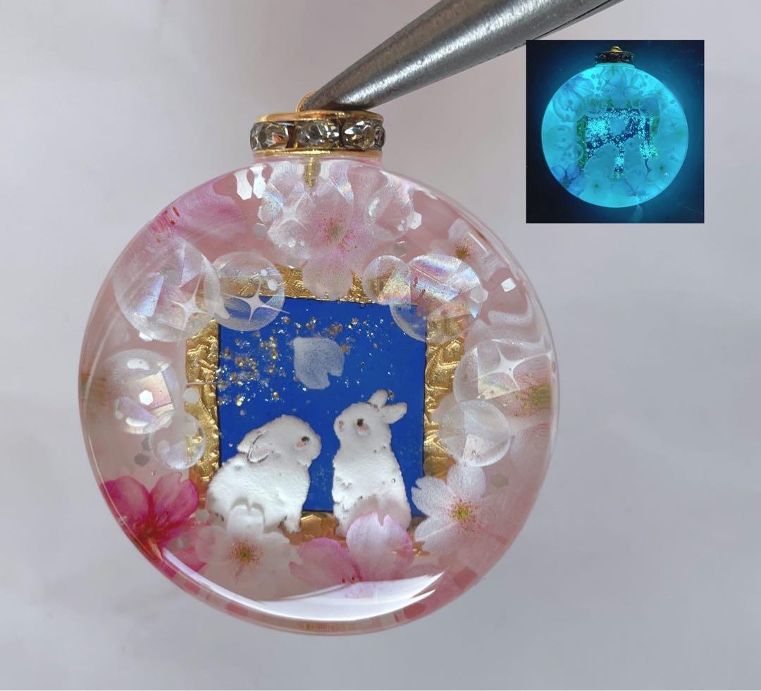 RUKURUKU/夢の国の子猫達　花火　蓄光　オルゴナイトキーホルダー