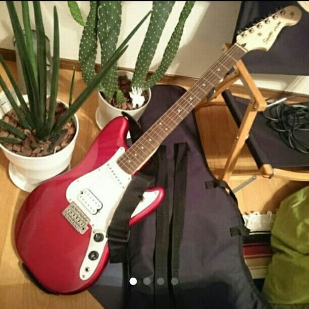 値段交渉可能Squier by Fender FSR Cyclone