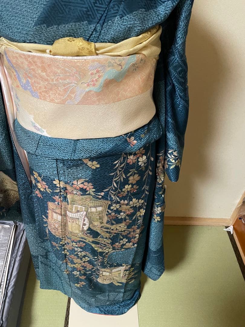 ⭐️セール成人式着てて欲しい豪華振袖　御所車絞り桜ゴールド青緑　振袖のみ