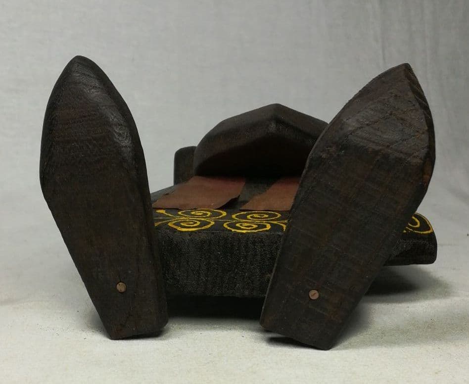 アイヌ彫　木彫　彫刻　民族衣装　ニポポ　コロポックル　コロボックル　人形　置物