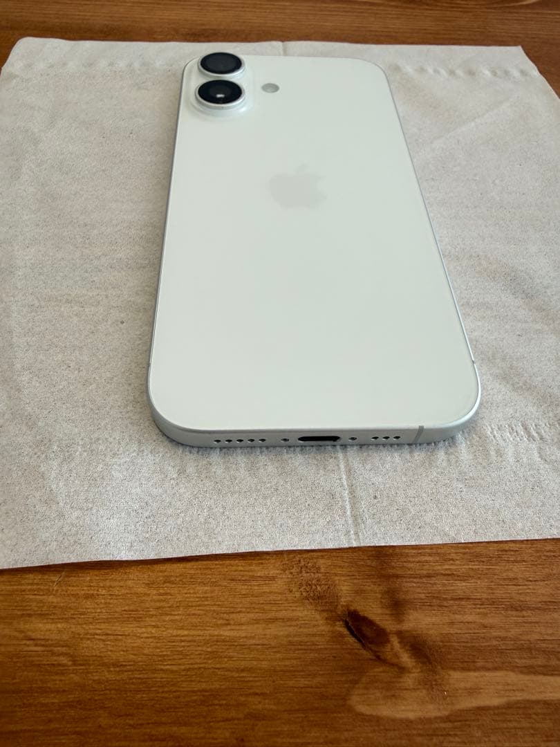 【極美品】iPhone16 アイフォーン16 128ホワイトSIMシム フリー