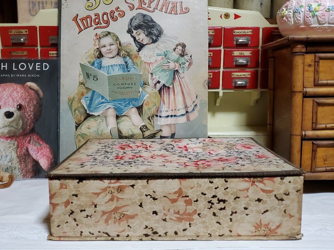 アンティーク　カルトナージュ　花柄ボックス