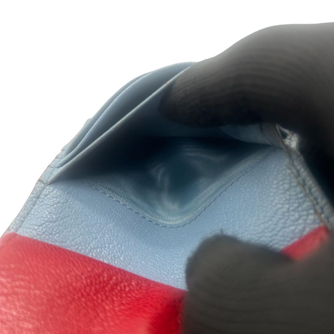 希少カラー miu miu マドラスラブ 二つ折り財布 ハート 水色×赤 レザー