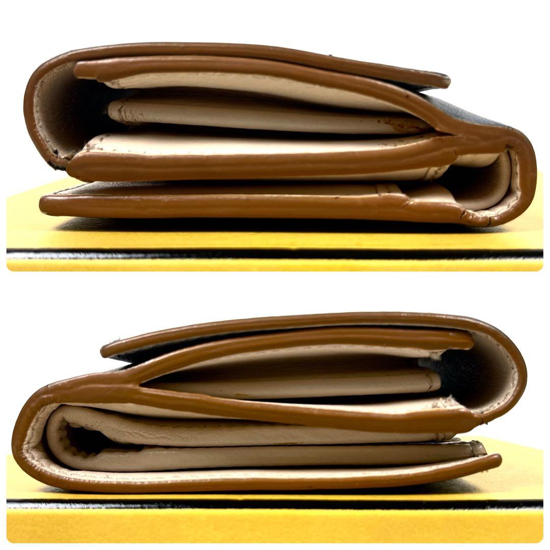 フェンディ　ピーカブー　折り財布　ターンロック　バイカラー　レザー　コンパクト