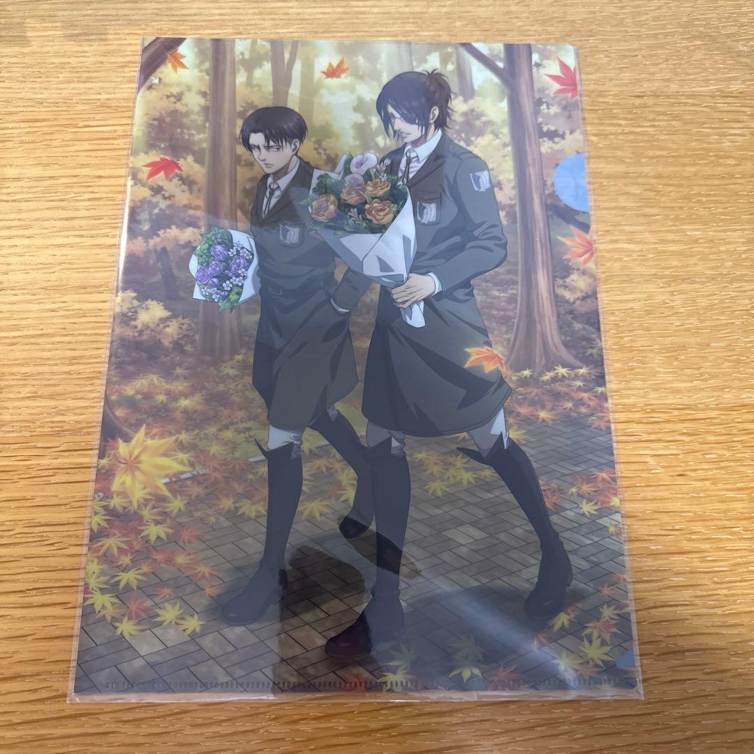 進撃の巨人　クリアファイル　花束　リヴァイ　ハンジ