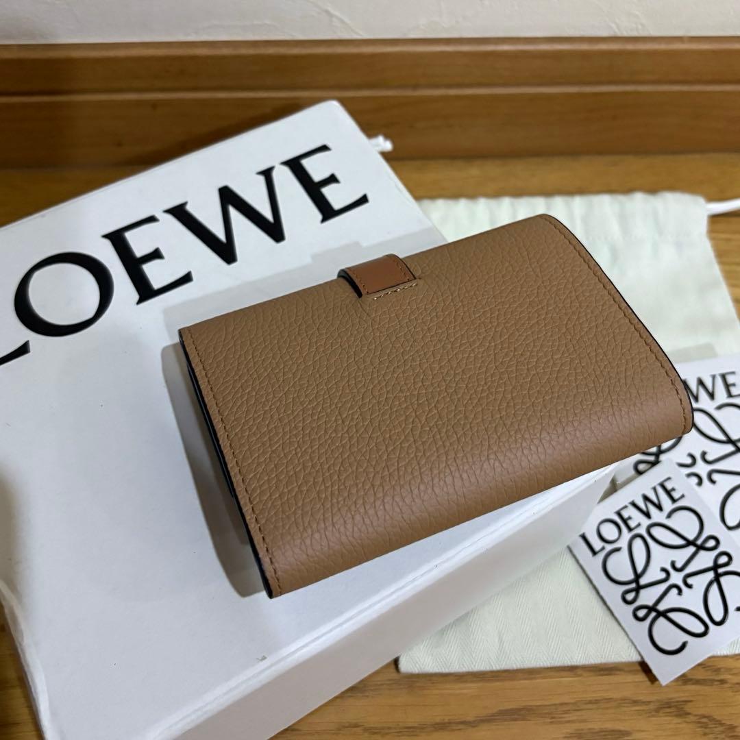 ロエベ バーティカル ウォレット スモール 3つ折り財布