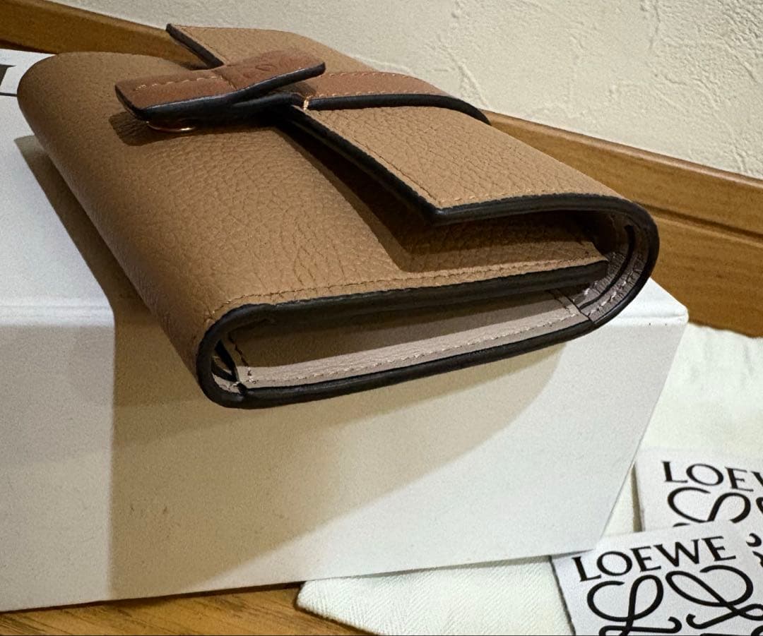 ロエベ バーティカル ウォレット スモール 3つ折り財布