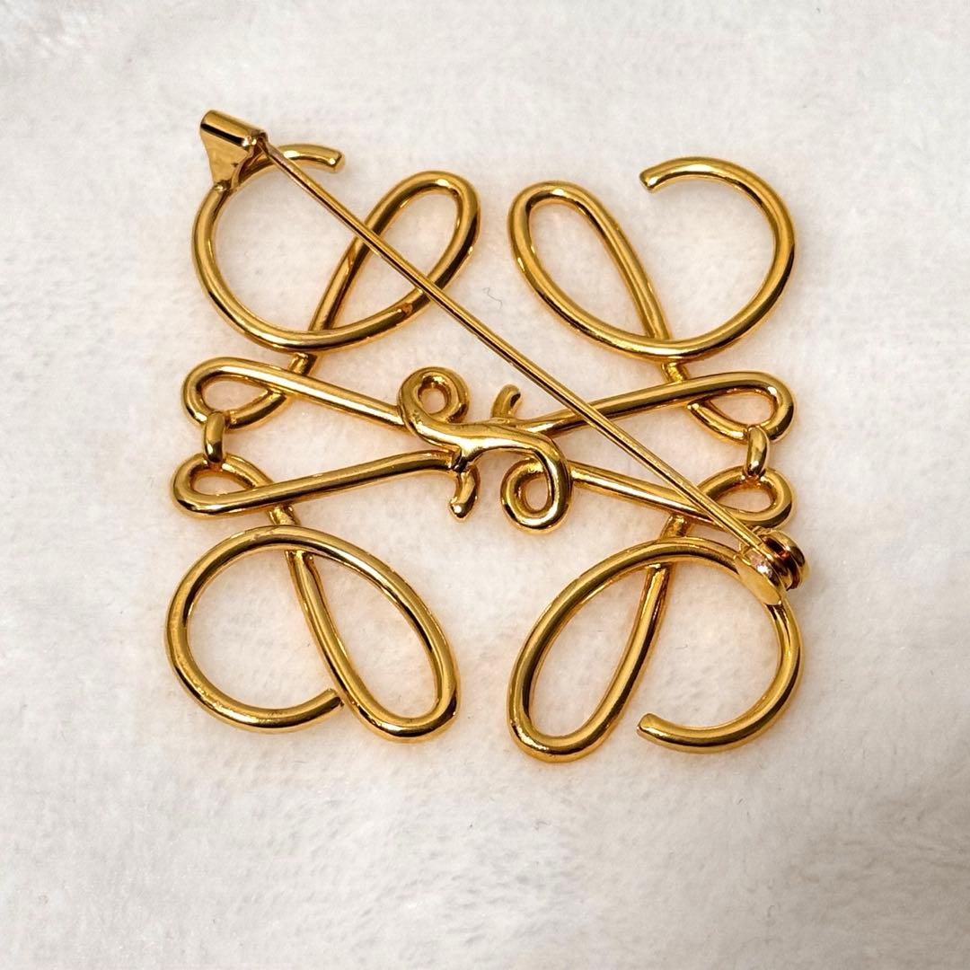 LOEWE ロエベ アナグラム ブローチ ゴールド