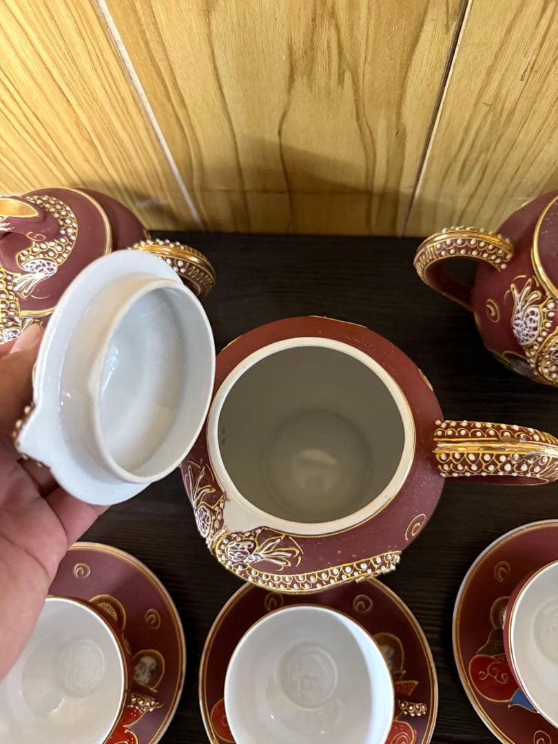 茶道具セット 赤色と金色の陶器製