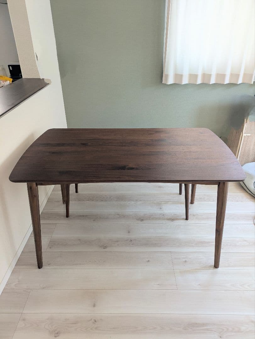 おむすびひかる　大塚家具　ダイニングテーブルシネマ2　ウォールナット材