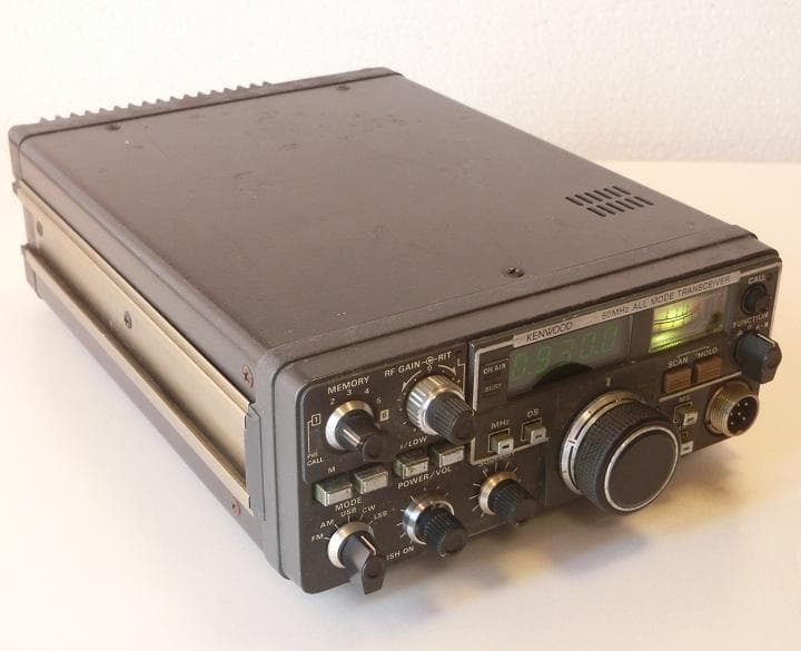 50MHz帯オールモード機 TR-9300