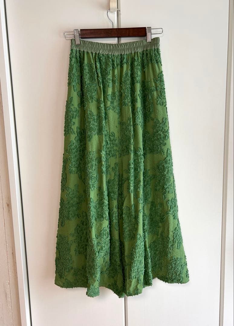 タグ付 BEARDSLEY カットジャガードサルエルパンツ グリーン