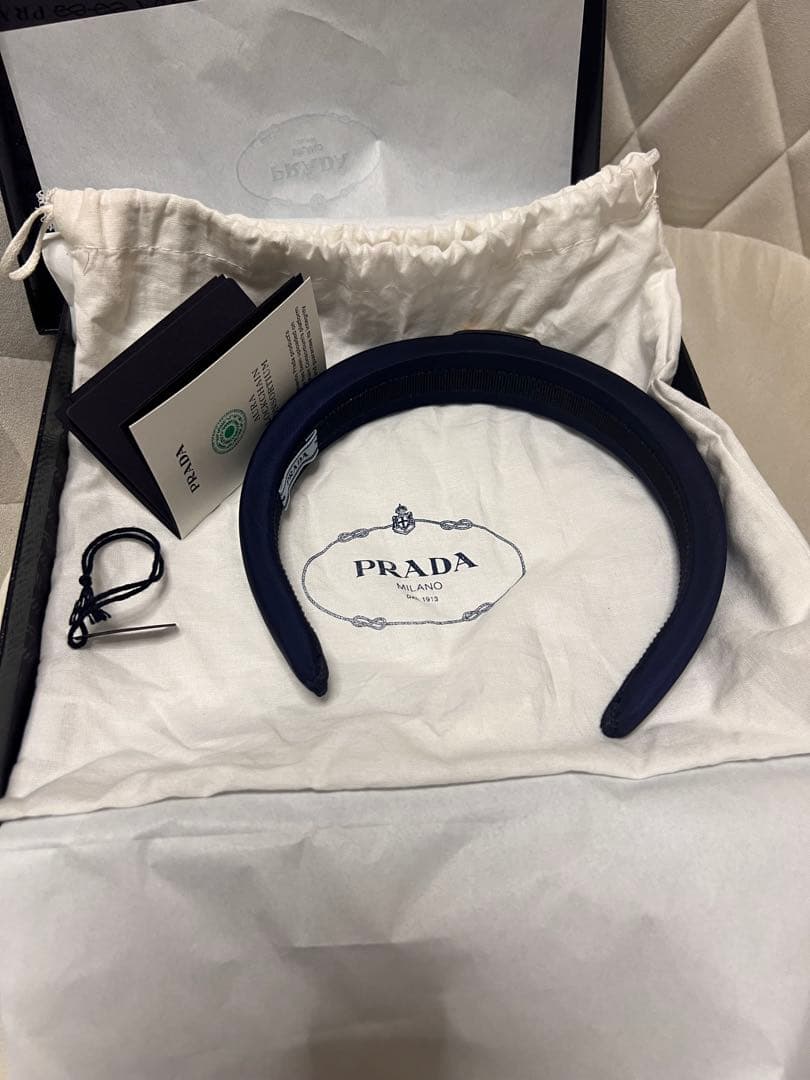 【美品】PRADA プラダ　ヘッドバンド　カチューシャ　Re-Nylon