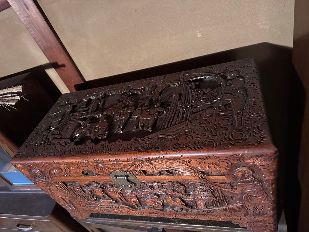 中国　木彫　衣装ケース　収納ボックス　ヴィンテージ　アンティーク　20世紀　骨董