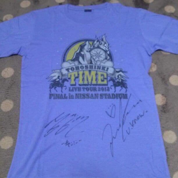 東方神起　サイン入りTシャツ