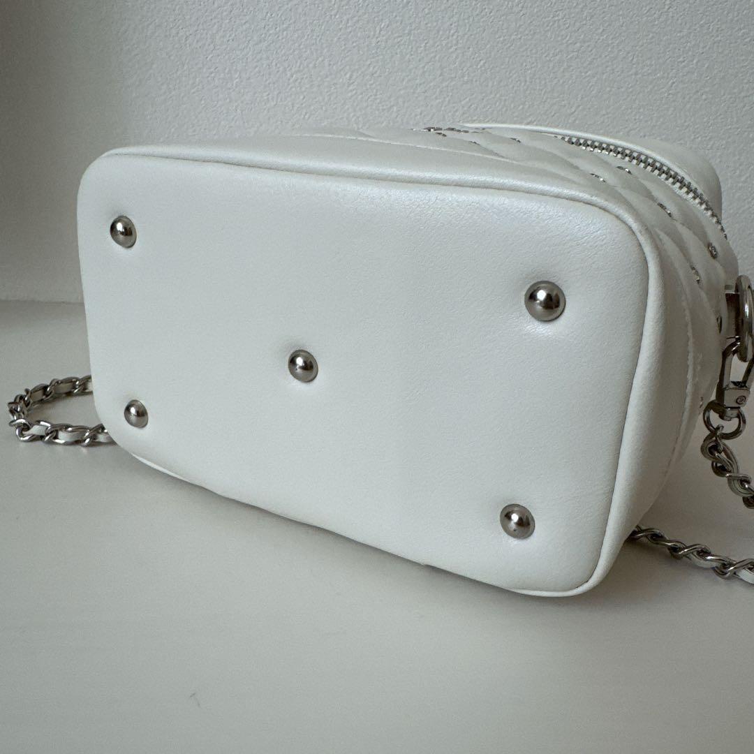 【大人気】pium ビジューキルティングバニティバッグ 白　ピウム　アイボリー