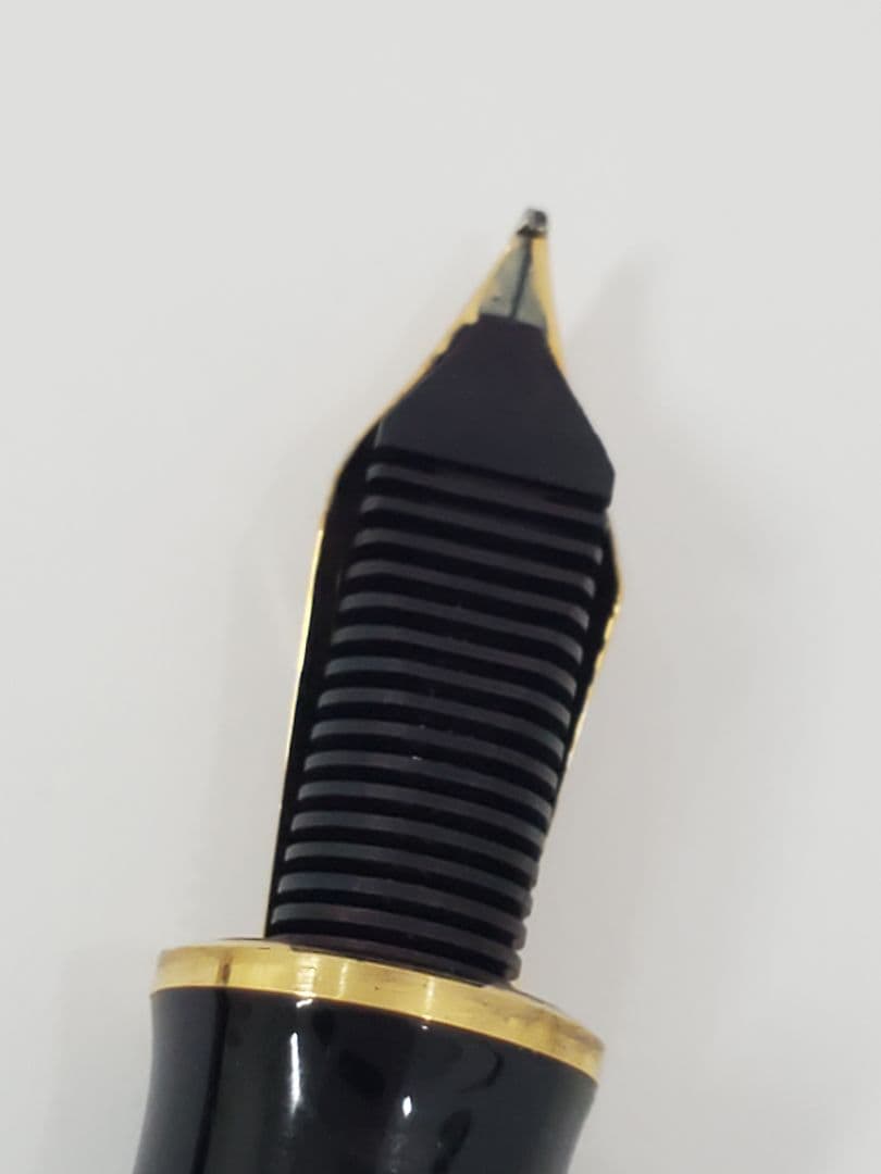 ペリカン万年筆 スーベレーン 18C-750〈M〉