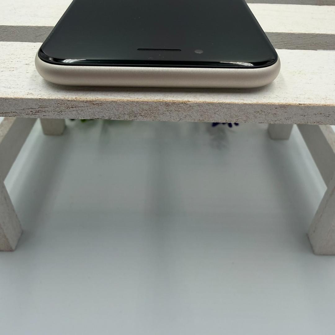 【美品】iPhone SE第3世代 64GB スターライト 328