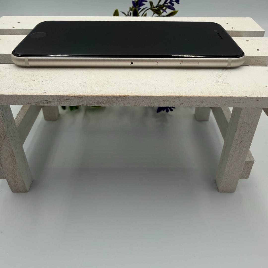 【美品】iPhone SE第3世代 64GB スターライト 328