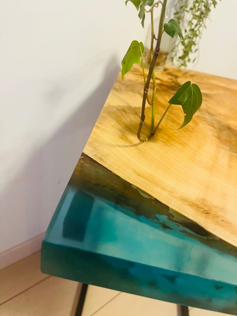 レジンテーブル　ソファテーブル　サイドテーブル　コーヒーテーブル　栃の木