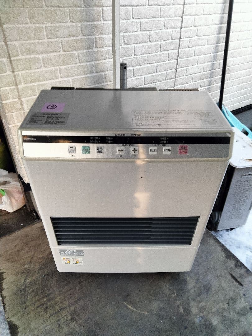 札幌発コロナFF温風石油ストーブ！品番「FF‐4211GS」2011年式中古品③