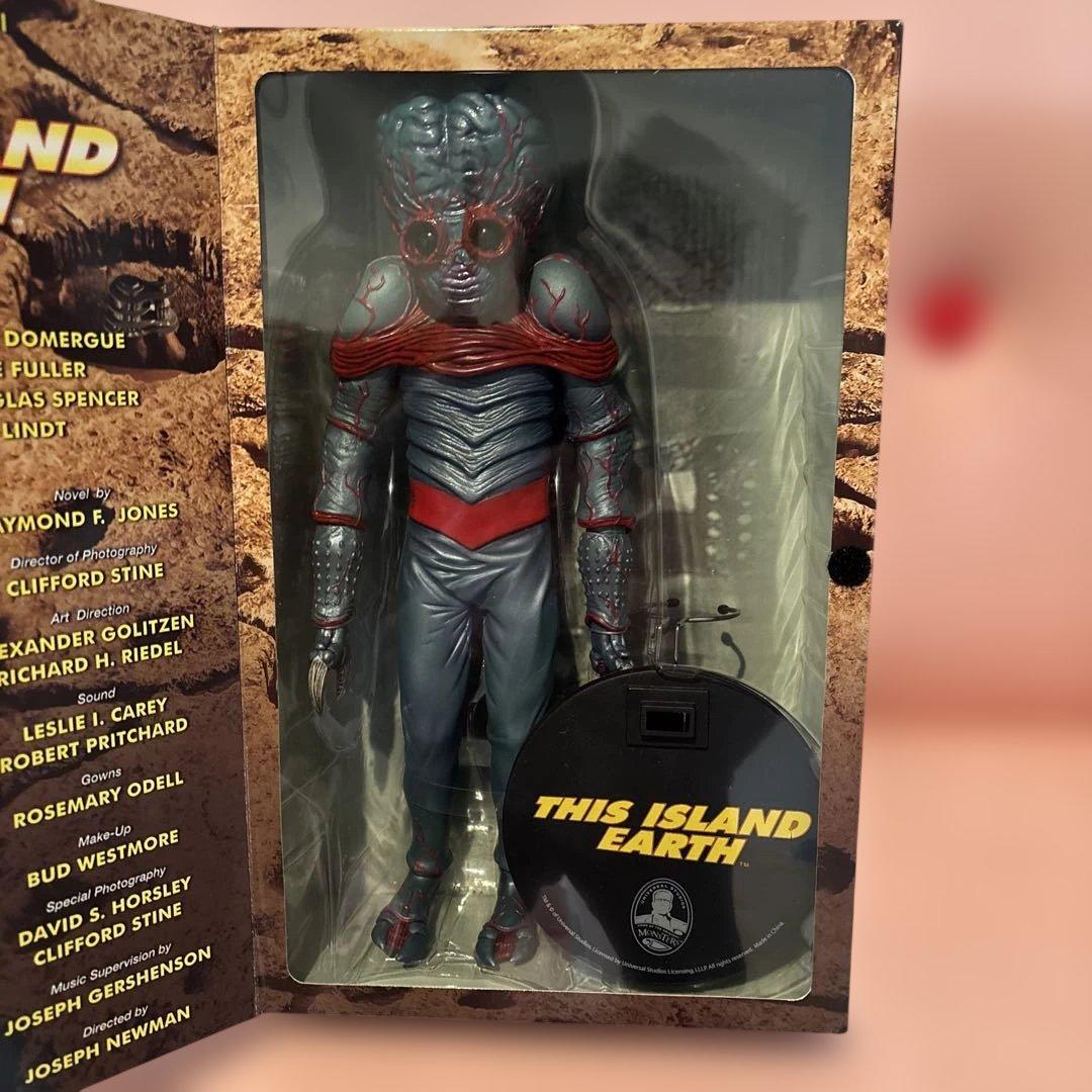 THIS  EARTH（宇宙水爆戦）フィギュア