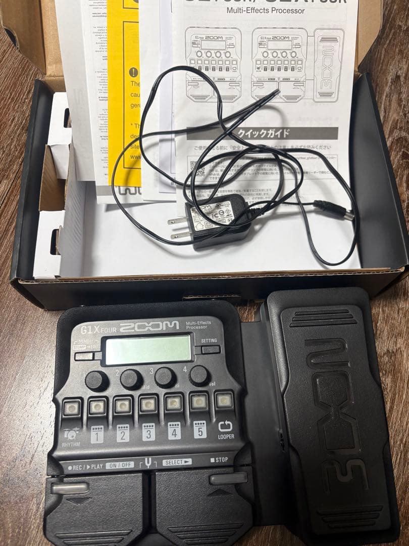 ZOOM G1X FOUR ギターエフェクター