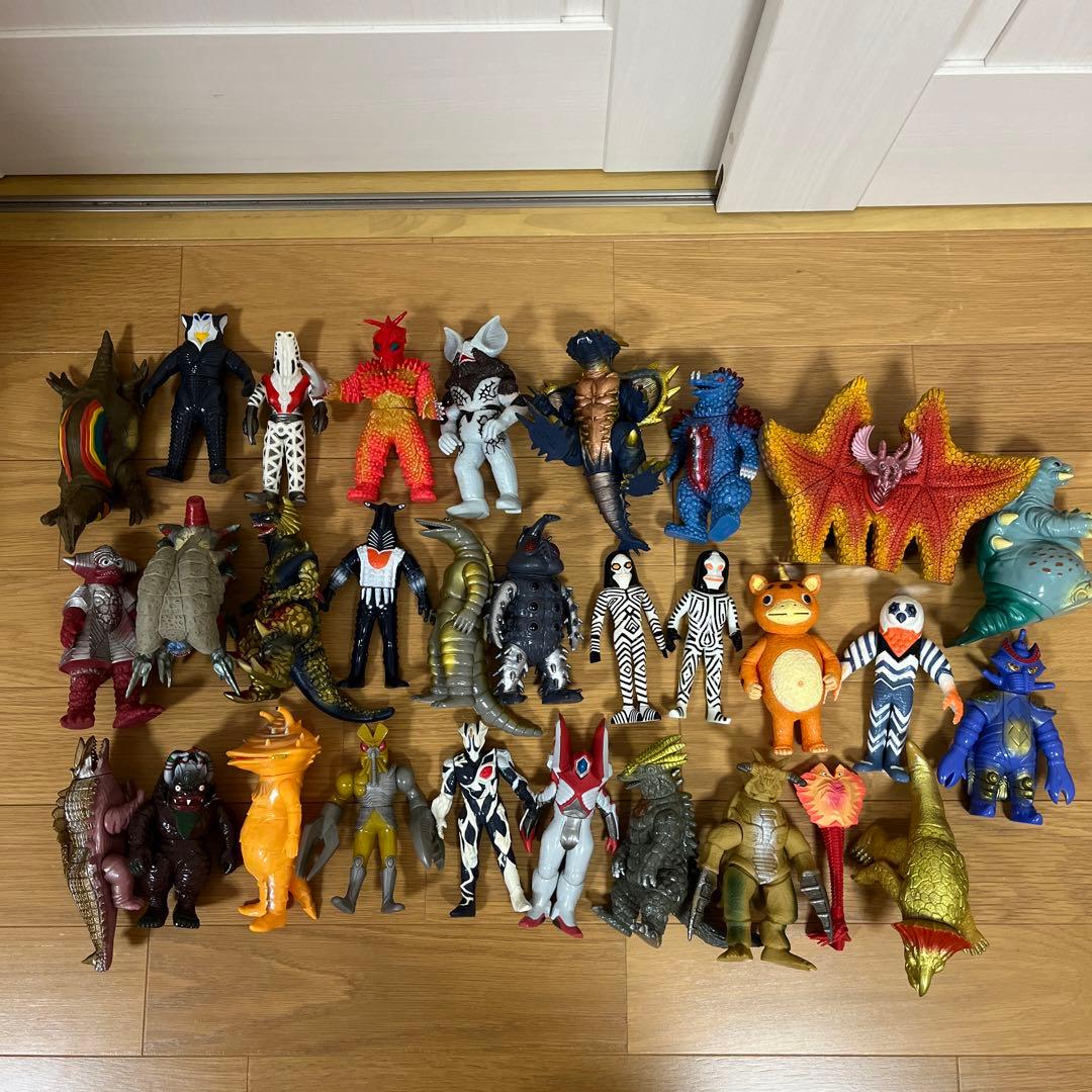 [美品]怪獣フィギュアまとめ売り　30体