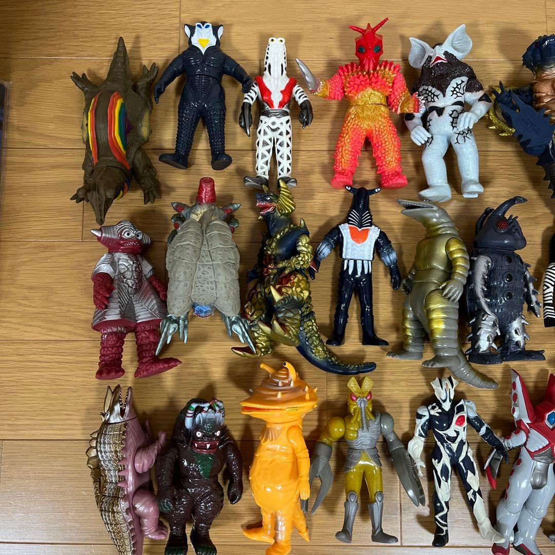 [美品]怪獣フィギュアまとめ売り　30体