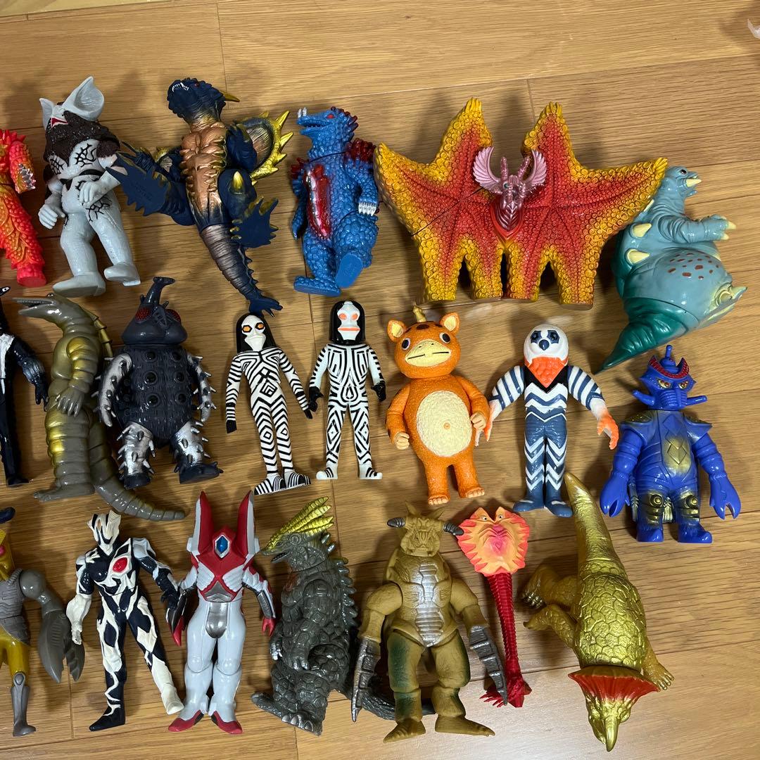 [美品]怪獣フィギュアまとめ売り　30体