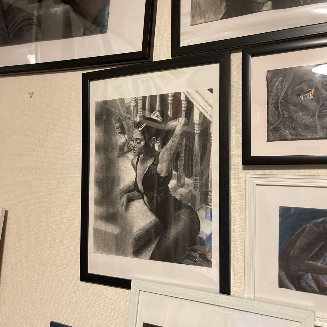 木炭画　アリアナグランデ　インテリア