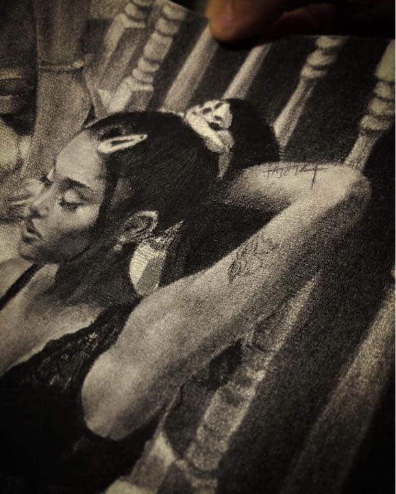 木炭画　アリアナグランデ　インテリア