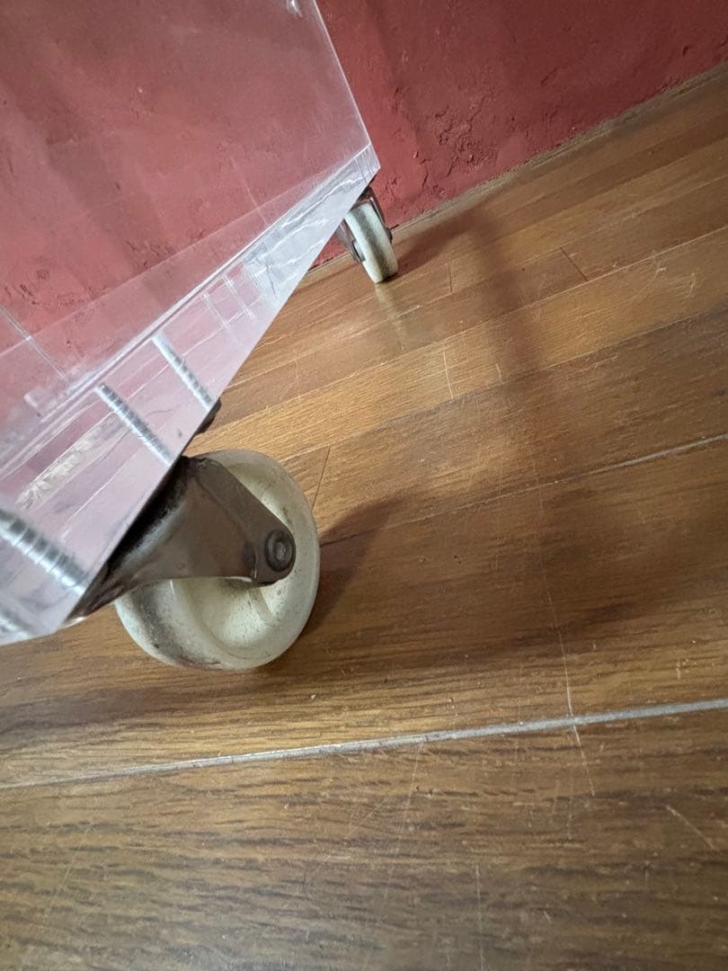 アクリル製　キャスター付き　ショーケース 棚　ガラス棚板1枚付き