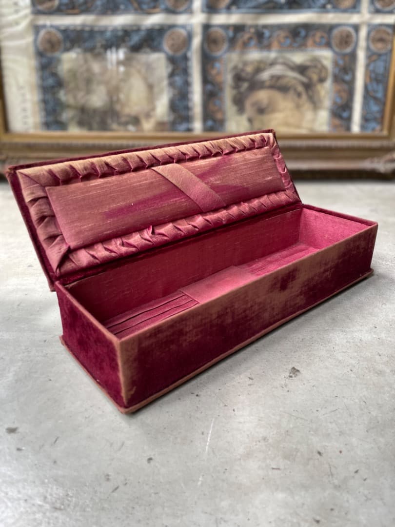 【フランス便】アンティーク ◆ヴェルベットケース◆