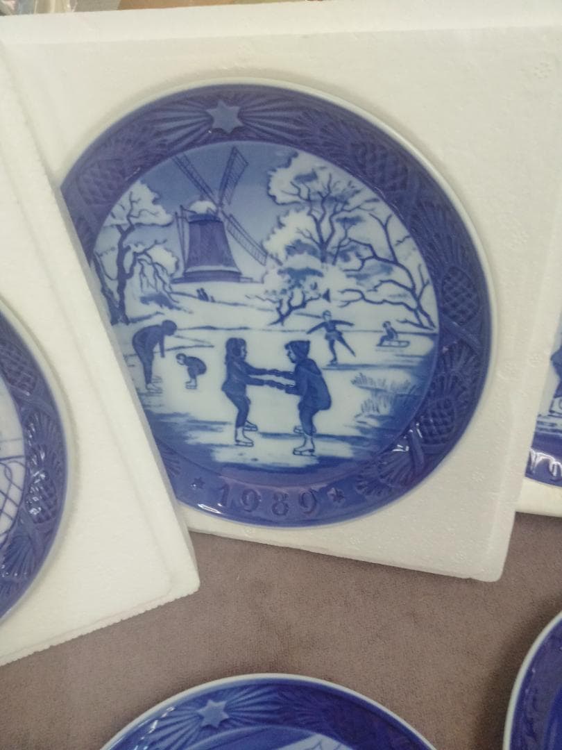 み*ん様 1981年製〜2004年イヤー陶器プレート20枚