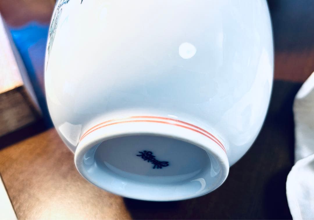 人間国宝　十三代　酒井田柿右衛門　濁手錦花　花瓶　共箱付き