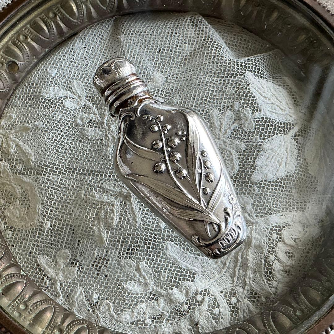 【B】フランスアンティーク　すずらん　パフュームボトル　フラコン・ド・セル