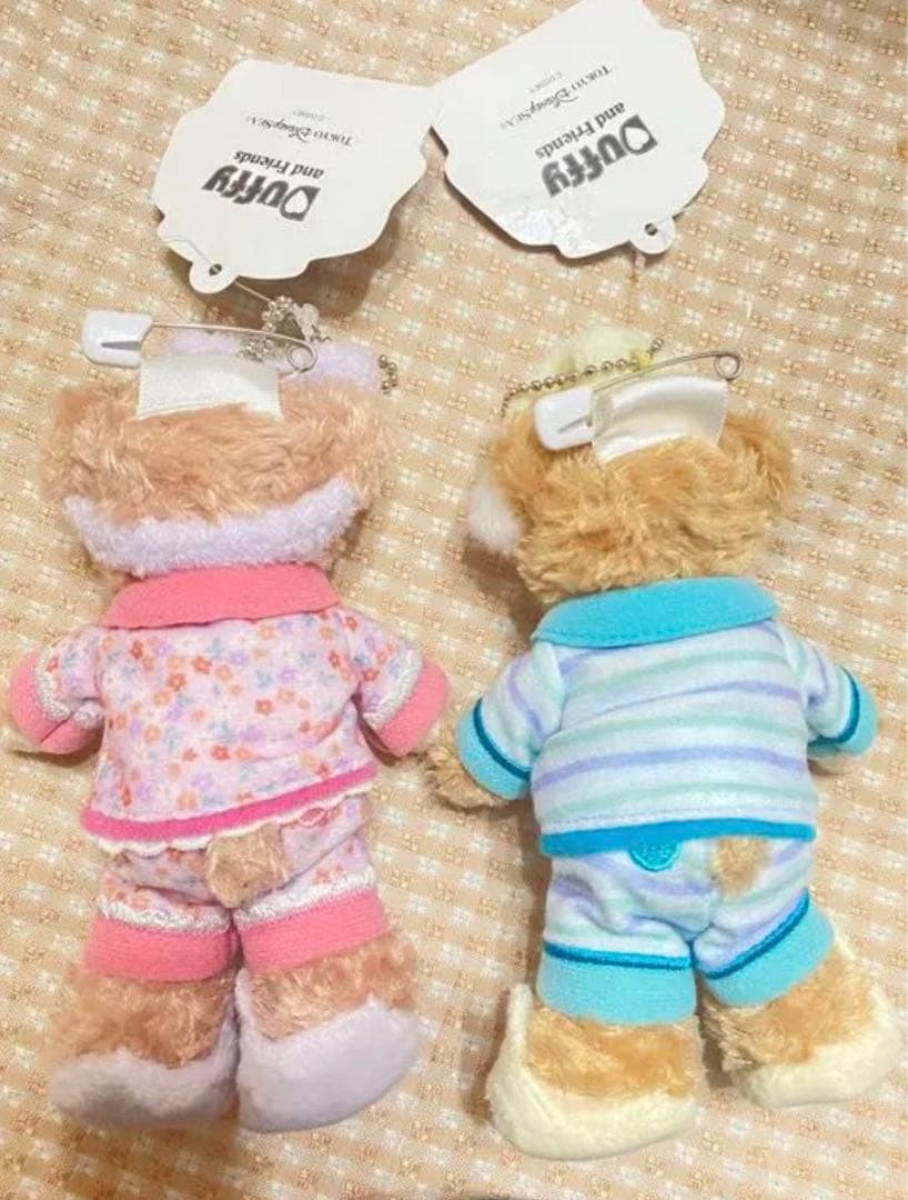 ダッフィー シェリーメイ ぬいぐるみバッジ オータムスリープオーバー　タグ付き