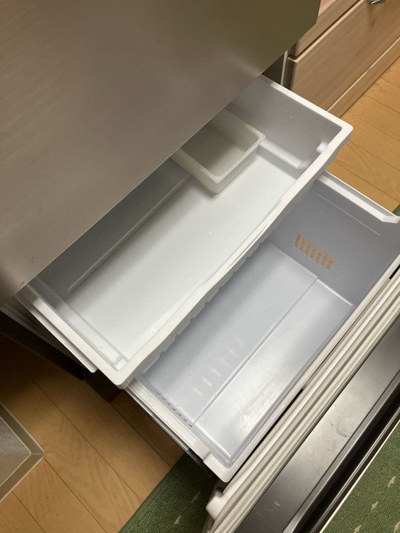 2021年製 HITACHI R-27RV 冷蔵庫 265L 3ドア幅54センチ