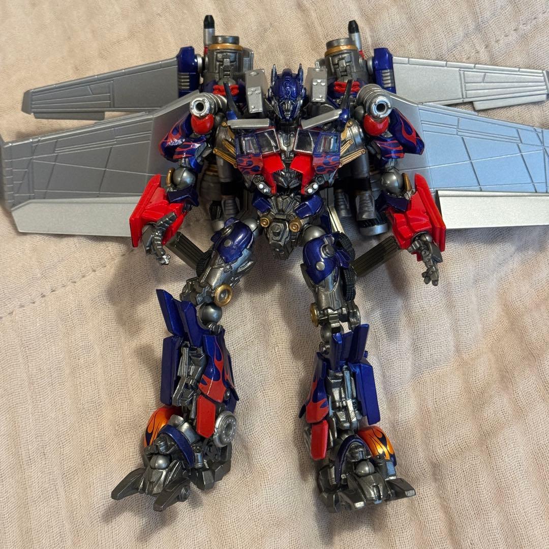 トランスフォーマー　ジェットウイング装備　オプティマスプライム　リボルテック