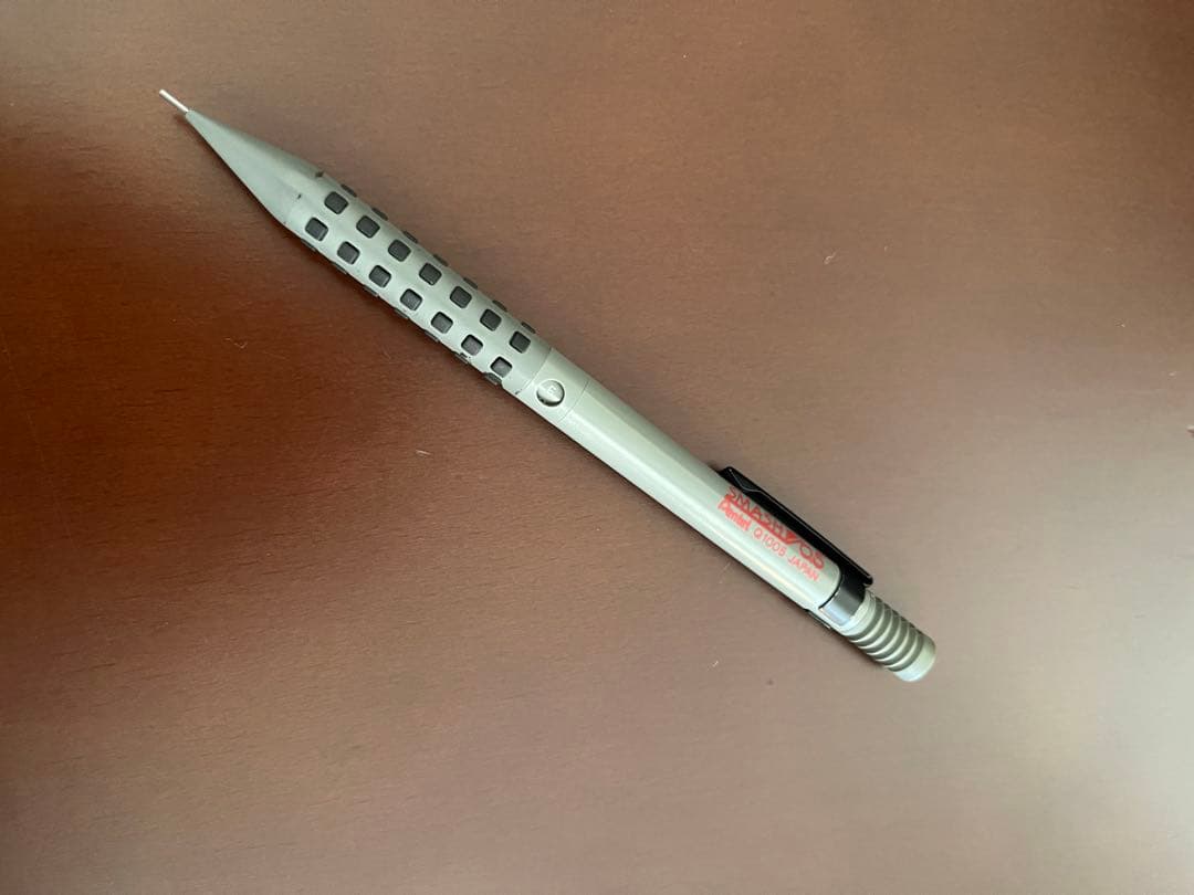 ぺんてる　SMASH　ウォームグレー0.5mm 廃盤