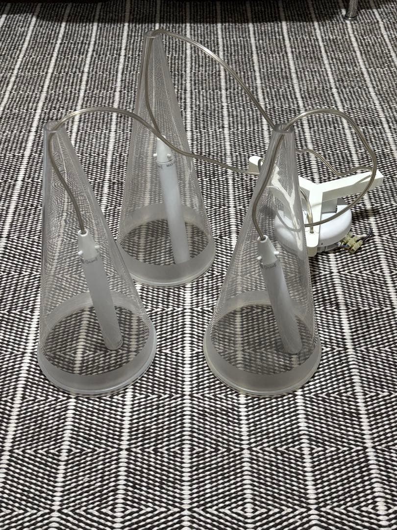 FLOS (フロス) Fucsia (フーシア) 3 ペンダントライト　説明書有