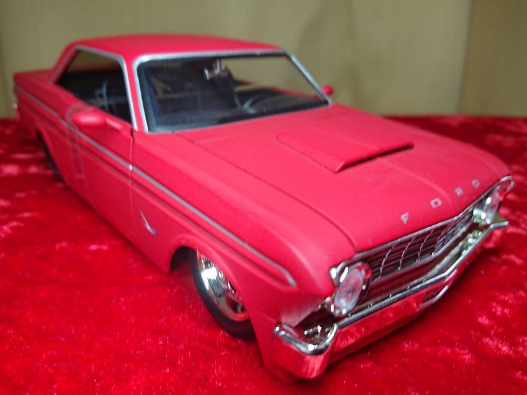 ミニカー 1964 FORD FALCON Jada toys 1/24