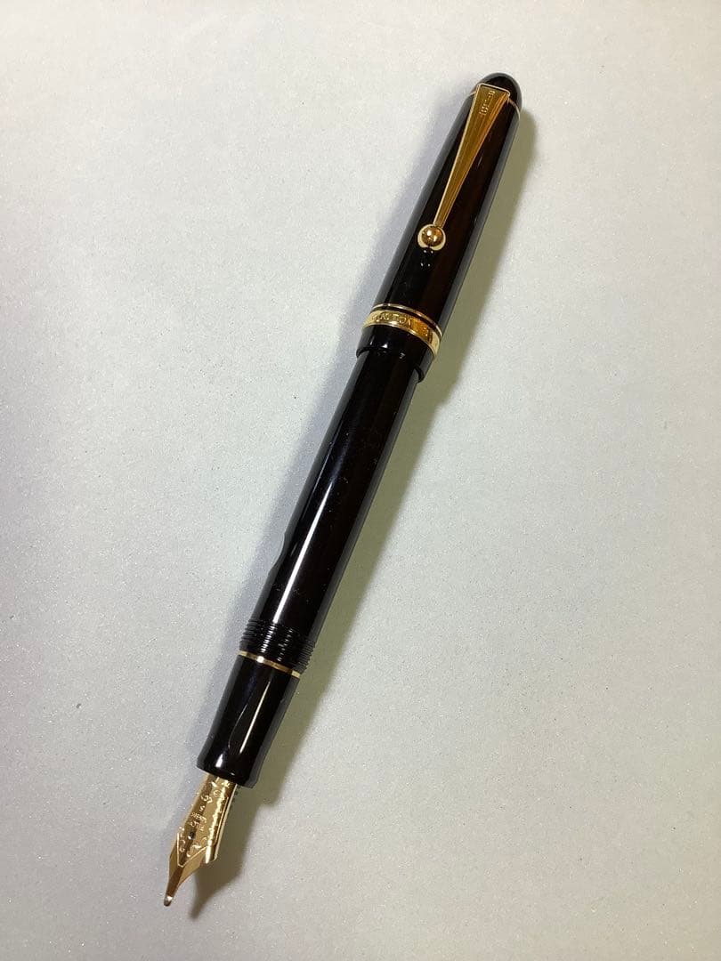 パイロットの万年筆　カスタム74　ブラック　ペン種: C（コース　特太）