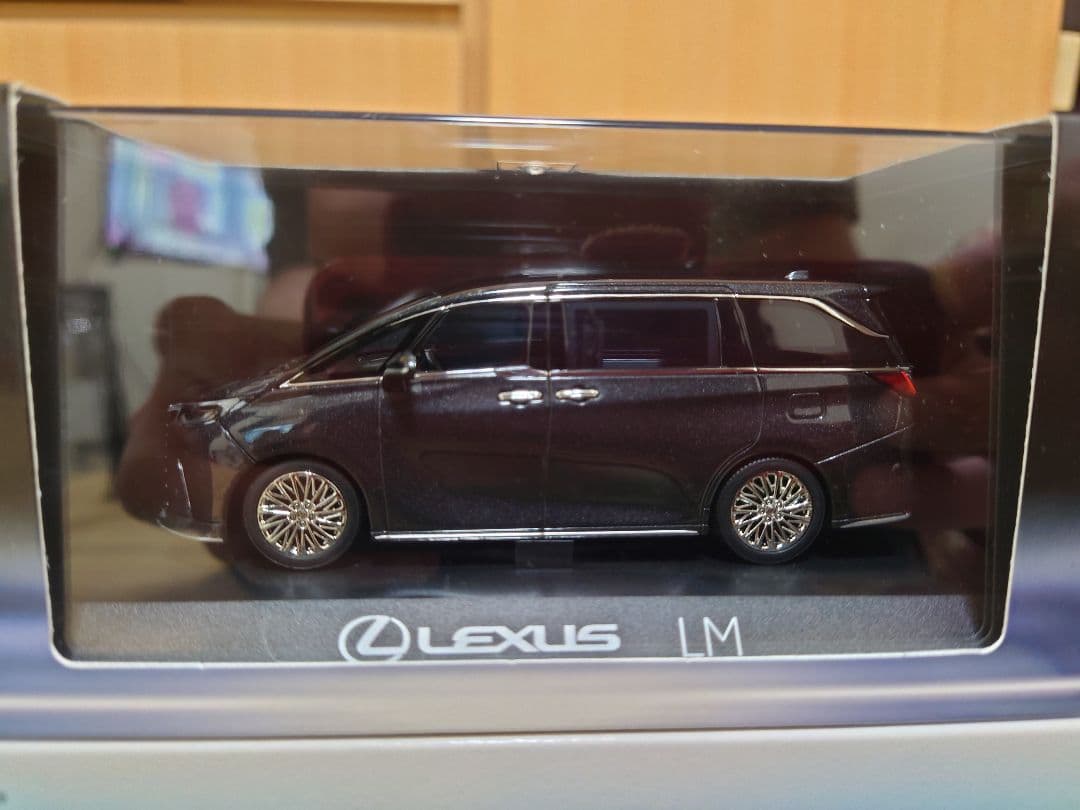 Lexus LM ミニカー４３/１サイズ 4台セット
