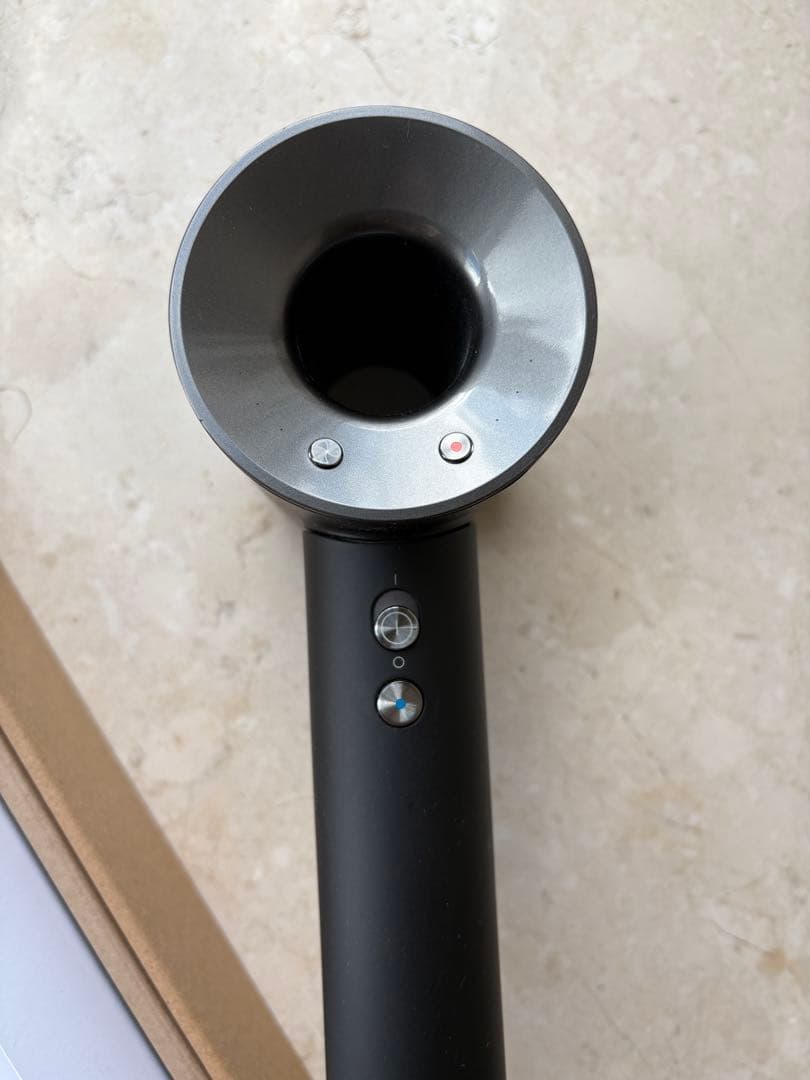 Dyson Supersonic Ionic ドライヤー ブラック